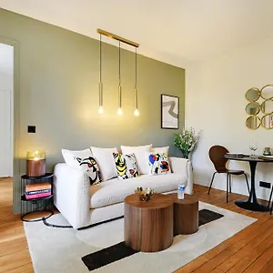 Luxury Flat By Les Maisons De Charloc Homes , Paris France